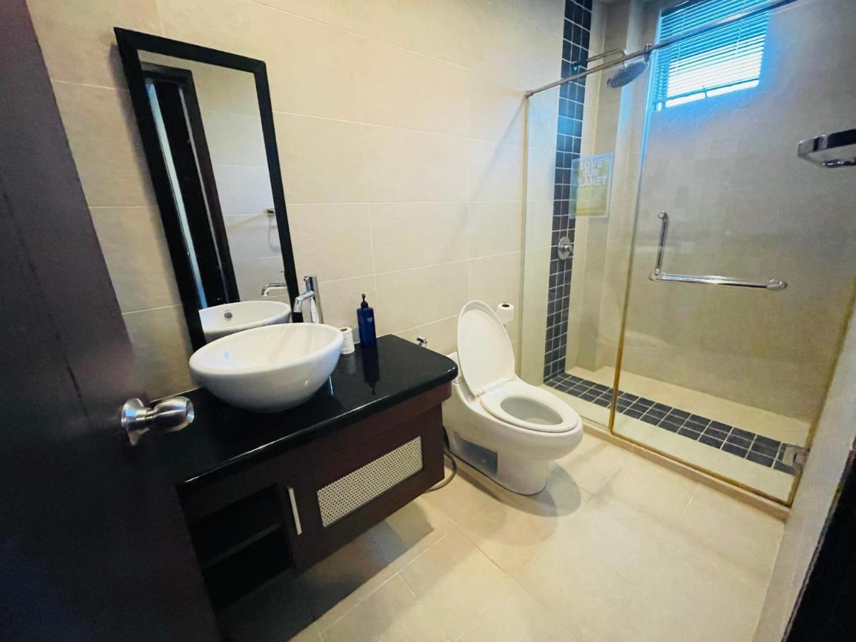 Aa Residen Luxury 18mins Walk Tanjung Aru & Golf Course, Not Side Apartment *